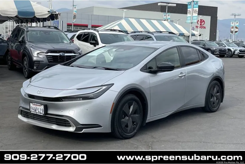 2023 Toyota Prius Prime SE photo 1