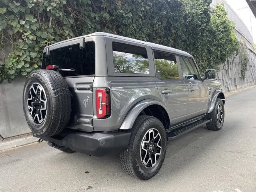 2022 Ford Bronco Outer Banks photo 1