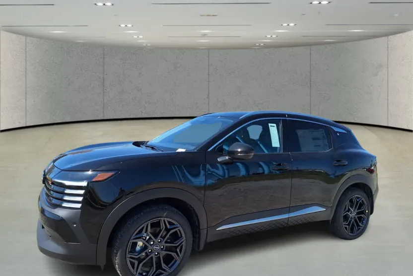 2025 Nissan Kicks SR photo 1