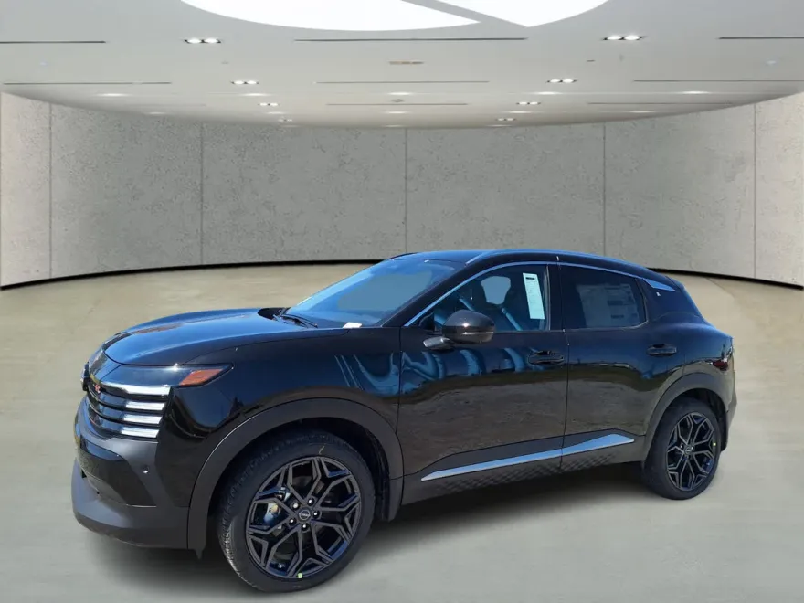 2025 Nissan Kicks SR photo 1