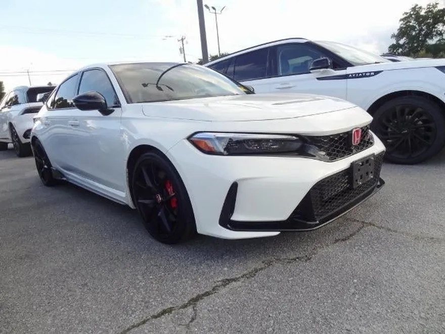 2024 Honda Civic Type R photo 1