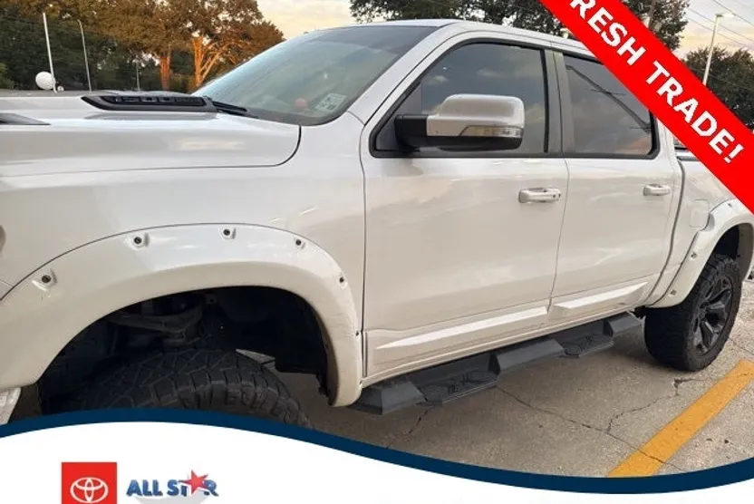 2019 Ram 1500 Laramie photo 1