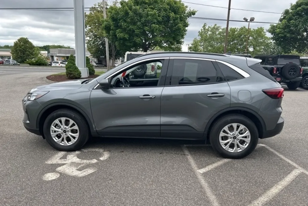 2024 Ford Escape Active photo 1