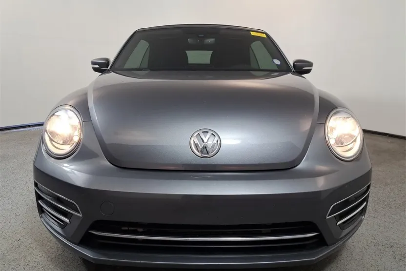 2019 Volkswagen Beetle Convertible Final Edition SE photo 1