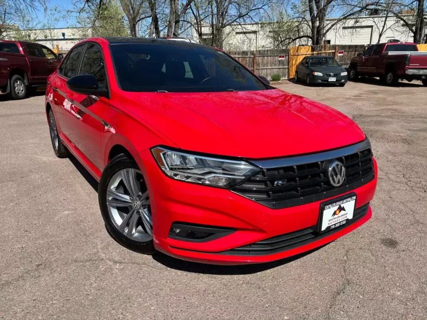 2020 Volkswagen Jetta R-Line photo 1