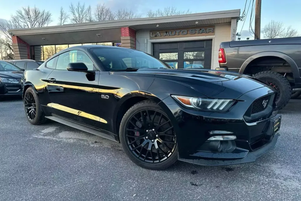 2017 Ford Mustang GT Premium photo 1