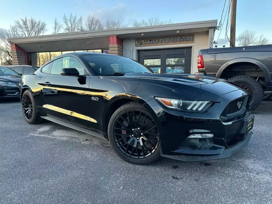 2017 Ford Mustang GT Premium photo 1