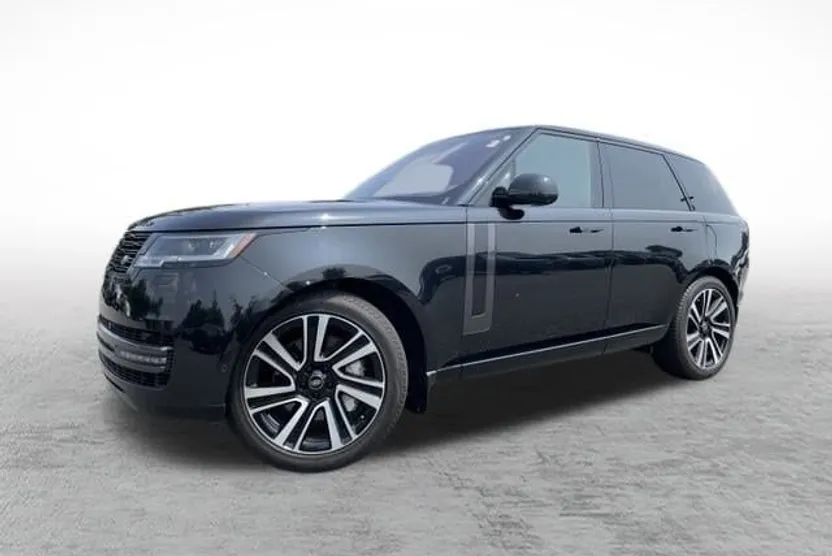 2023 Land Rover Range Rover SE photo 1