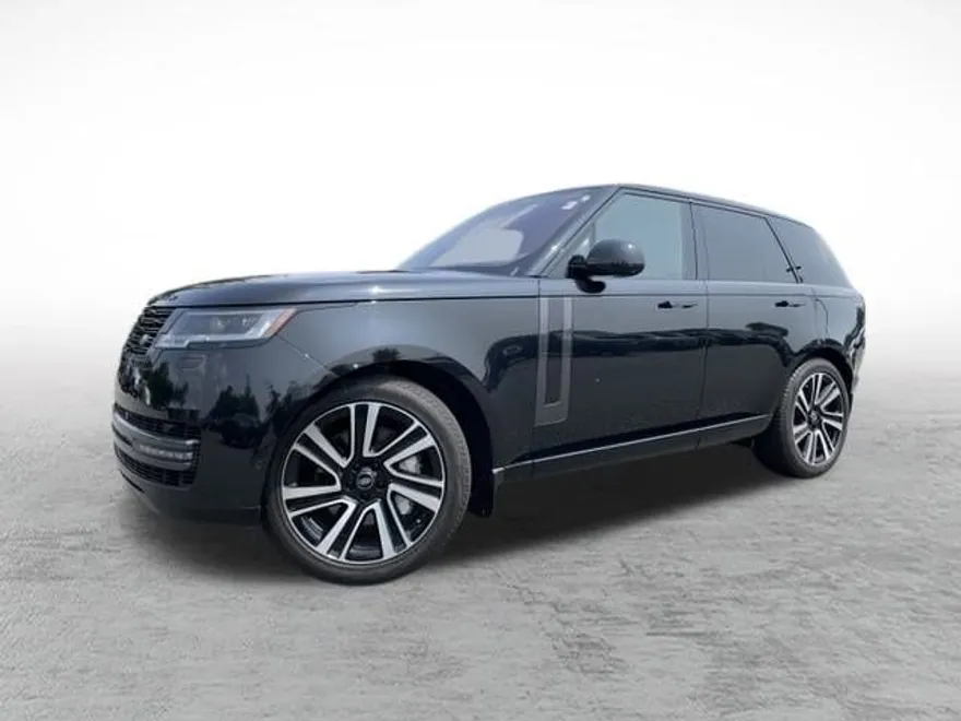 2023 Land Rover Range Rover SE photo 1