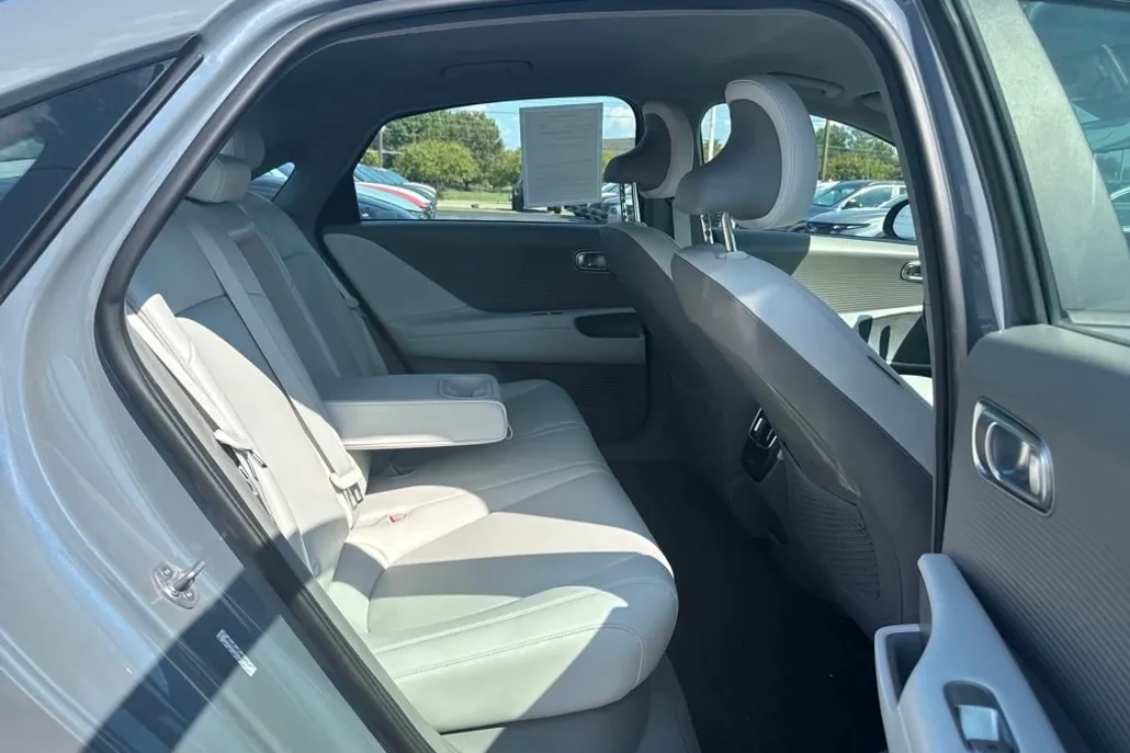 2023 Hyundai Ioniq 6 SEL photo 1