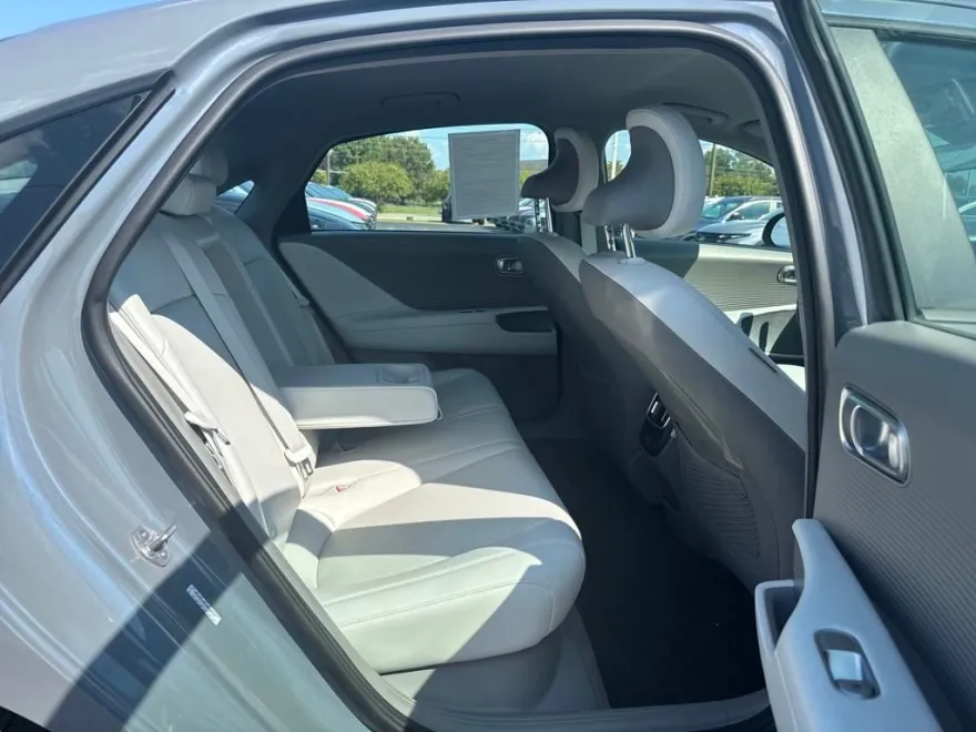 2023 Hyundai Ioniq 6 SEL photo 1