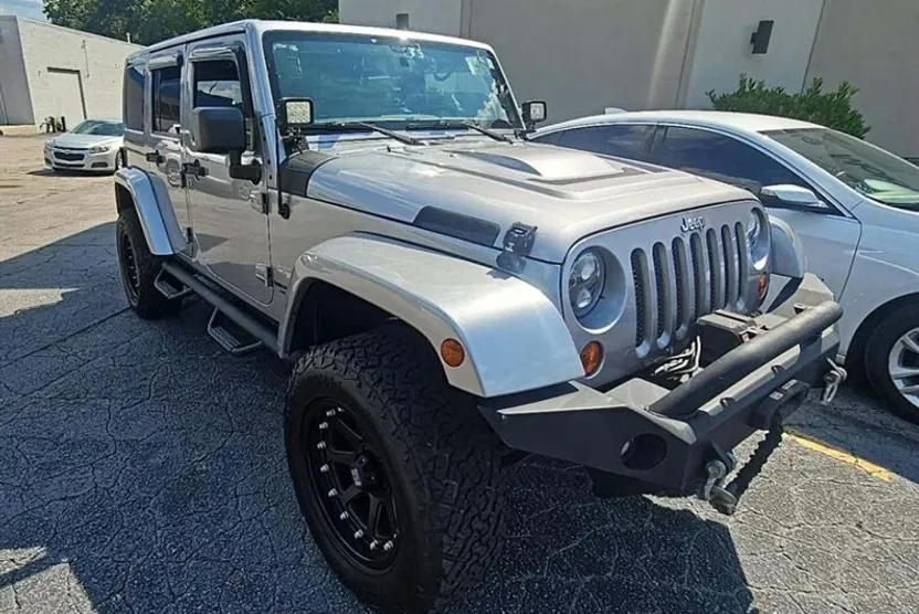 2013 Jeep Wrangler Sahara photo 1