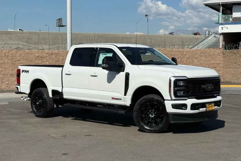 2026 Ford F-250 Lariat photo 1