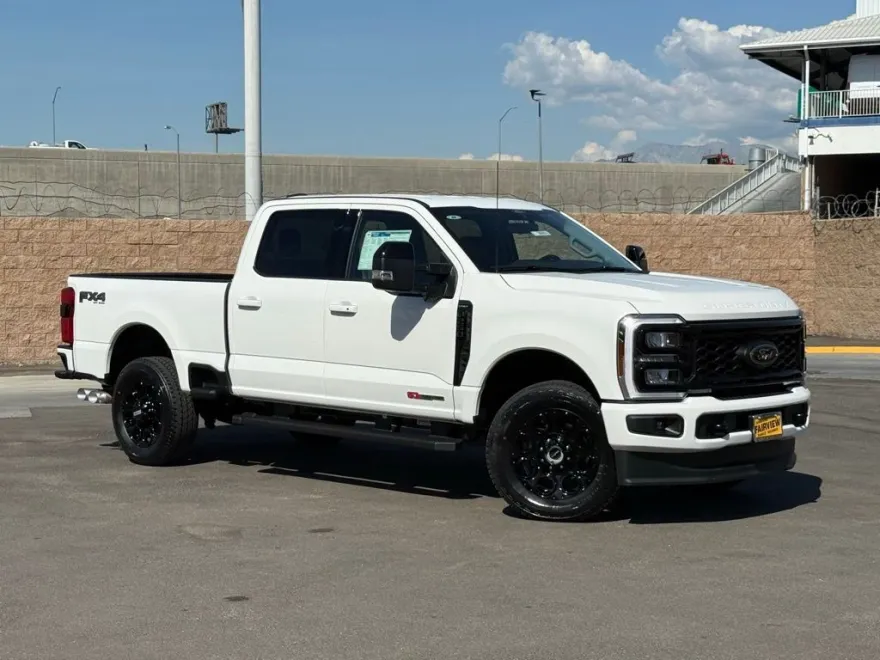 2026 Ford F-250 Lariat photo 1