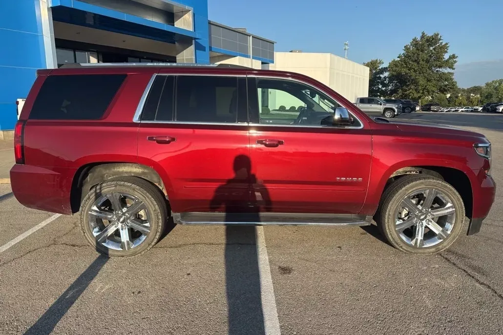 2019 Chevrolet Tahoe Premier photo 1