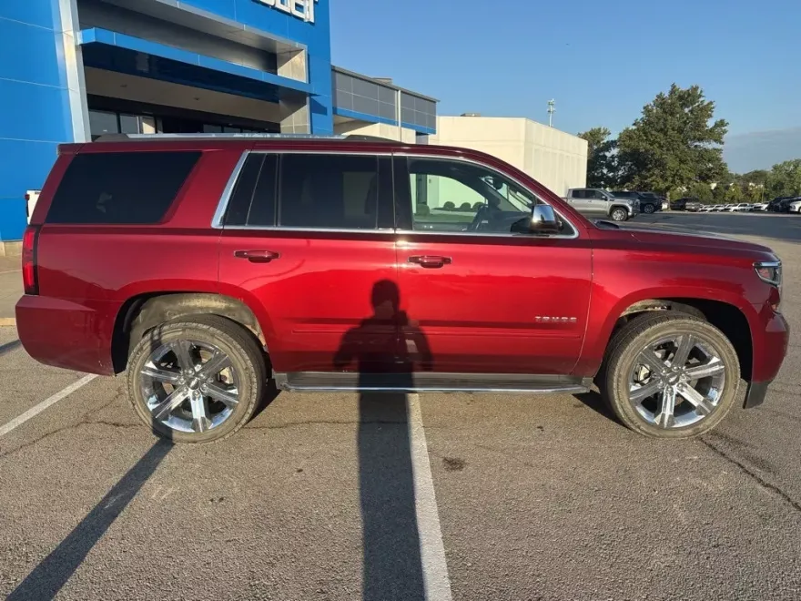 2019 Chevrolet Tahoe Premier photo 1
