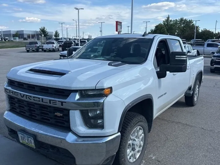 2023 Chevrolet Silverado 3500HD LT photo 1