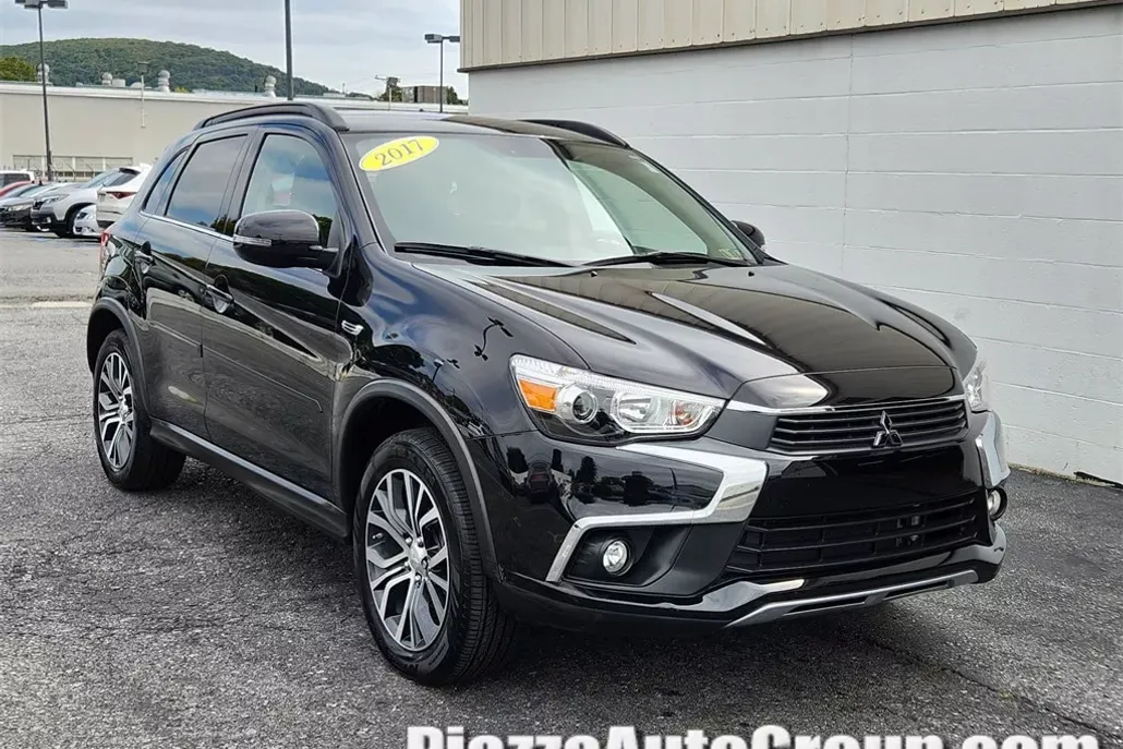 2017 Mitsubishi Outlander Sport SEL photo 1
