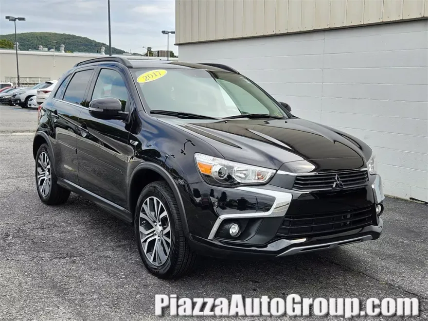 2017 Mitsubishi Outlander Sport SEL photo 1