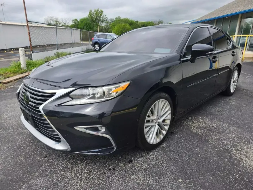 2016 Lexus ES 350 photo 1