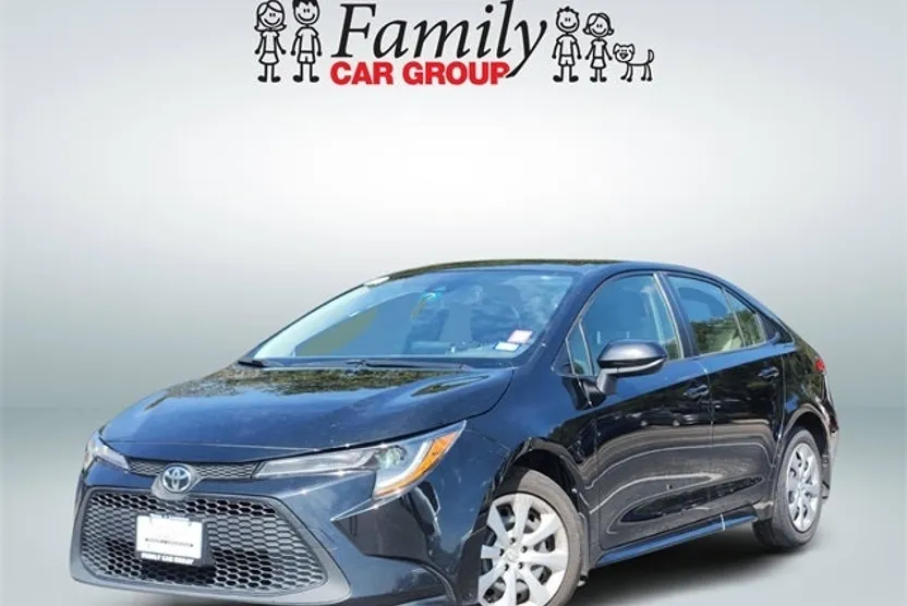 2022 Toyota Corolla LE photo 1