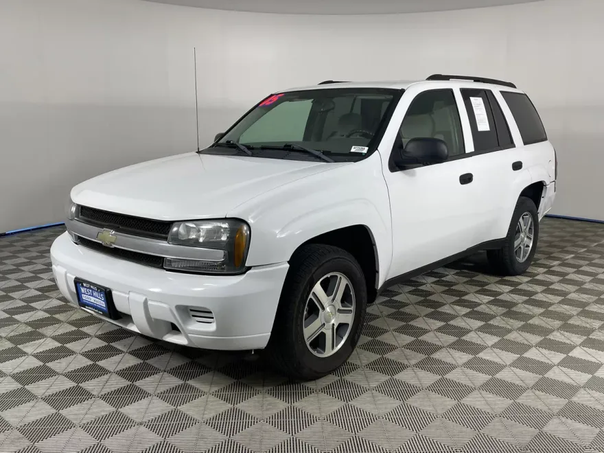 2005 Chevrolet Trailblazer LS photo 1