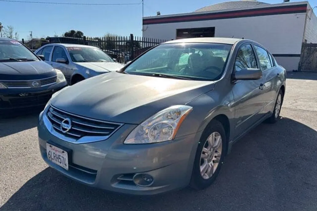 2010 Nissan Altima Hybrid Base photo 1