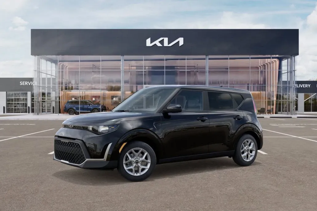 2025 Kia Soul LX photo 1
