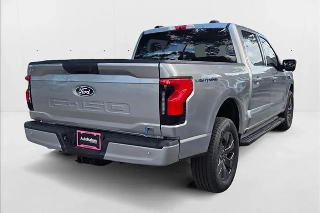 2025 Ford F-150 Lightning photo 1