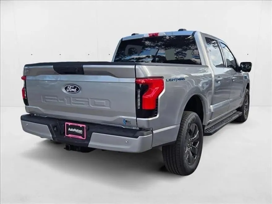2025 Ford F-150 Lightning photo 1