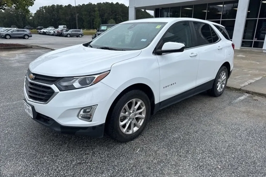 2021 Chevrolet Equinox LT photo 1