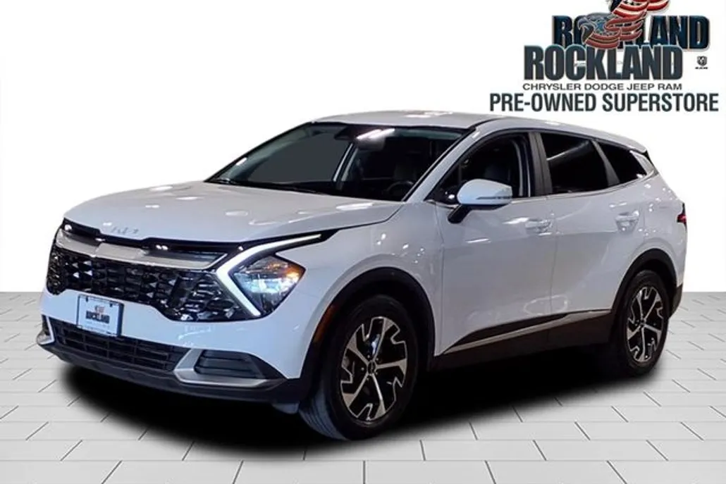 2023 Kia Sportage EX photo 1