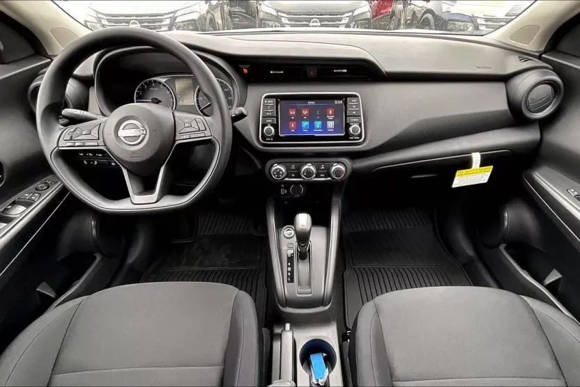 2025 Nissan Kicks Play S photo 1