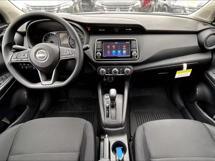 2025 Nissan Kicks Play S photo 1