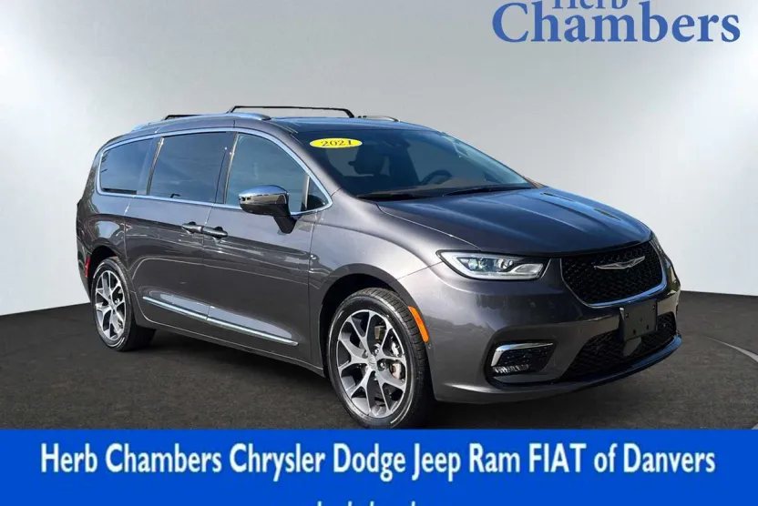 2021 Chrysler Pacifica Limited photo 1