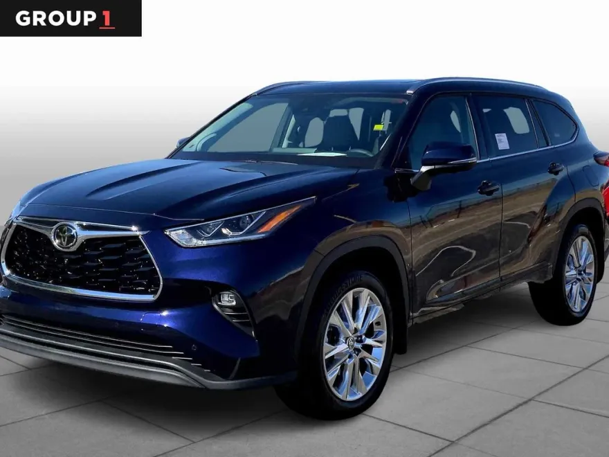 2025 Toyota Highlander Limited photo 1