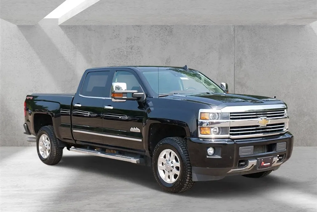 2015 Chevrolet Silverado 3500HD High Country photo 1