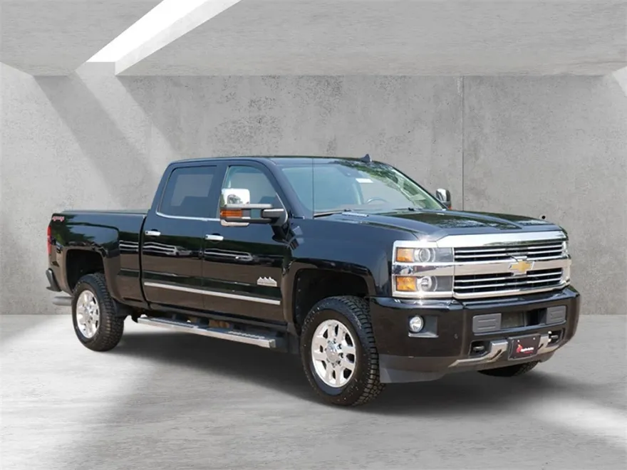 2015 Chevrolet Silverado 3500HD High Country photo 1