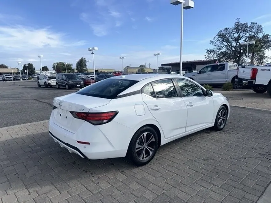 2022 Nissan Sentra SV photo 1