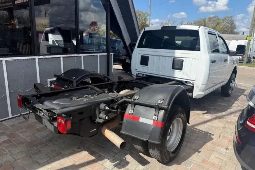 2023 Ram 3500 Tradesman photo 1