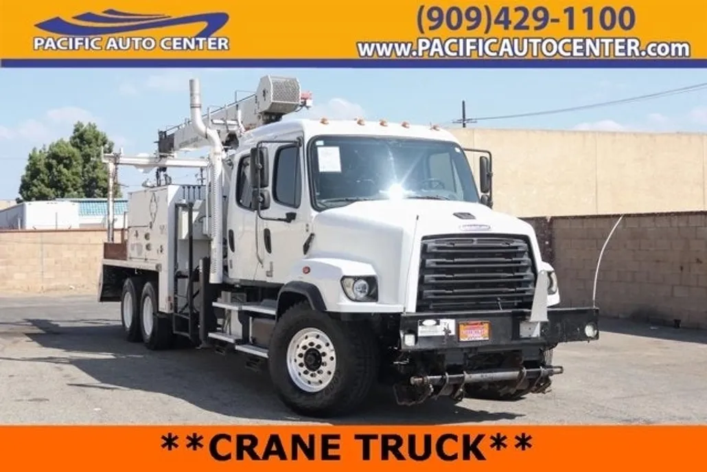 2016 Freightliner 114SD photo 1