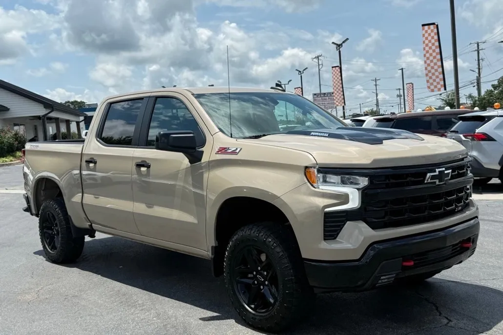2023 Chevrolet Silverado 1500 LT Trail Boss photo 1