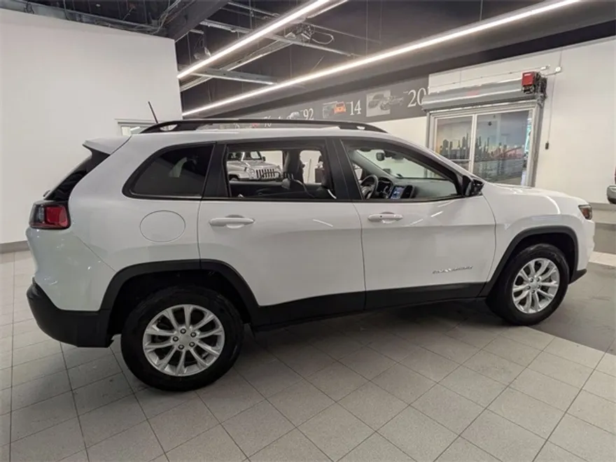2022 Jeep Cherokee Latitude Lux photo 1