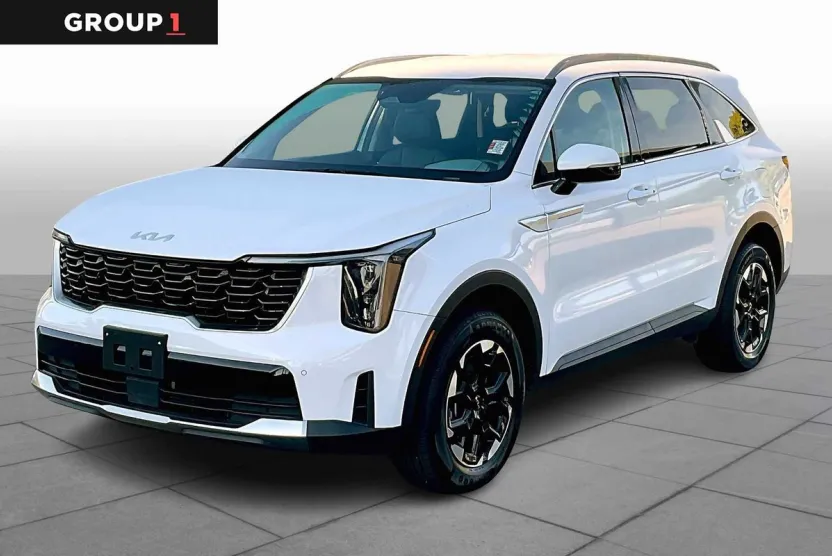 2024 Kia Sorento S photo 1