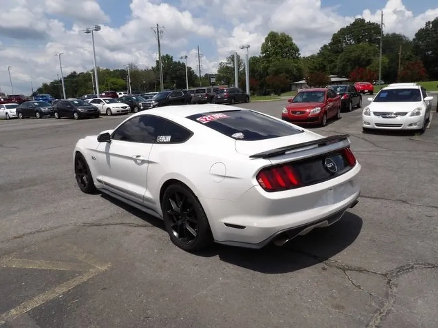 2017 Ford Mustang GT Premium photo 1