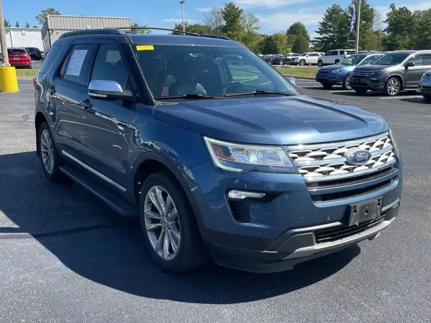 2019 Ford Explorer XLT photo 1