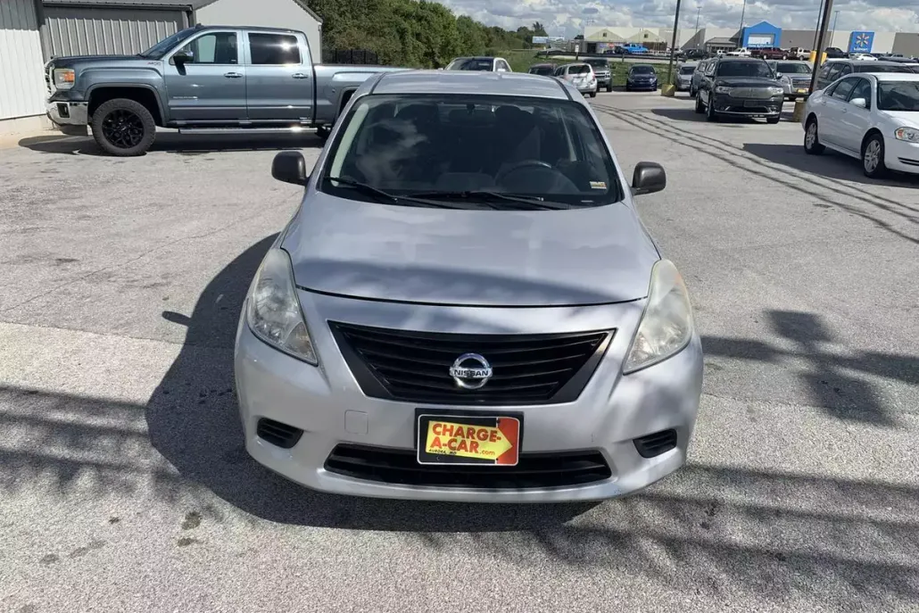 2014 Nissan Versa Sedan photo 1