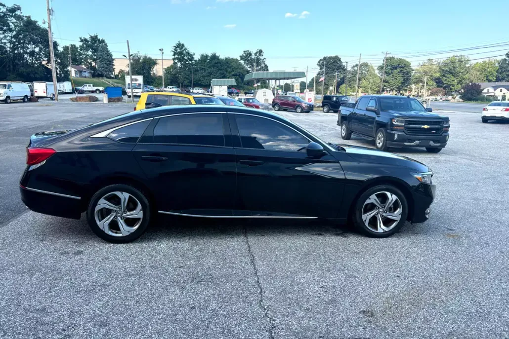 2018 Honda Accord EX 1.5T photo 1