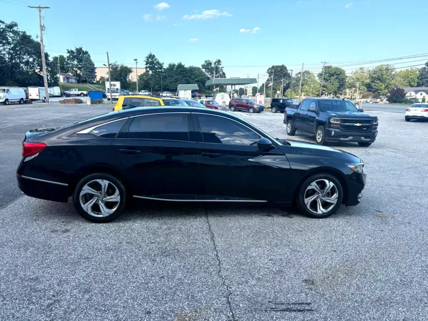 2018 Honda Accord EX 1.5T photo 1