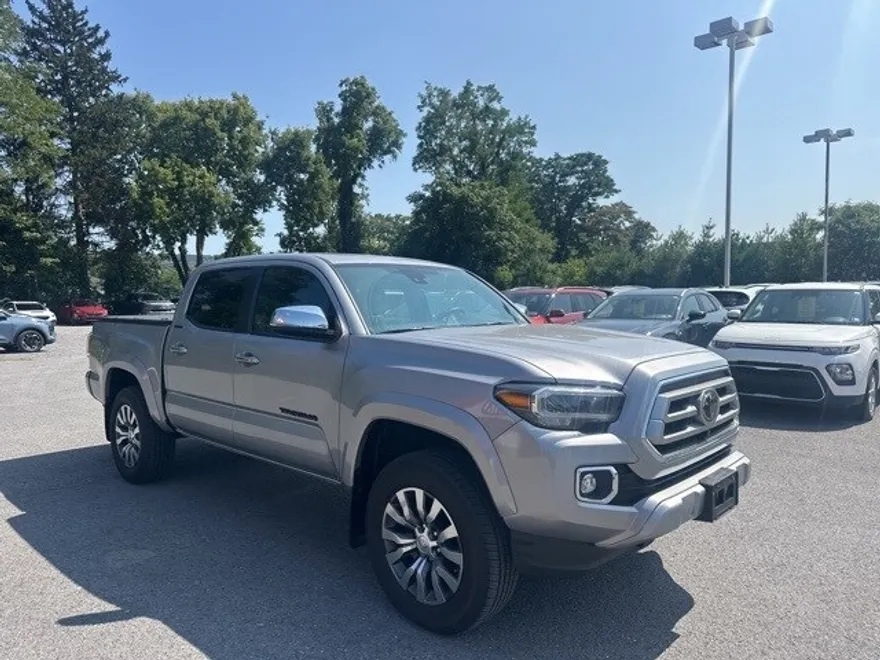 2020 Toyota Tacoma Limited V6 photo 1